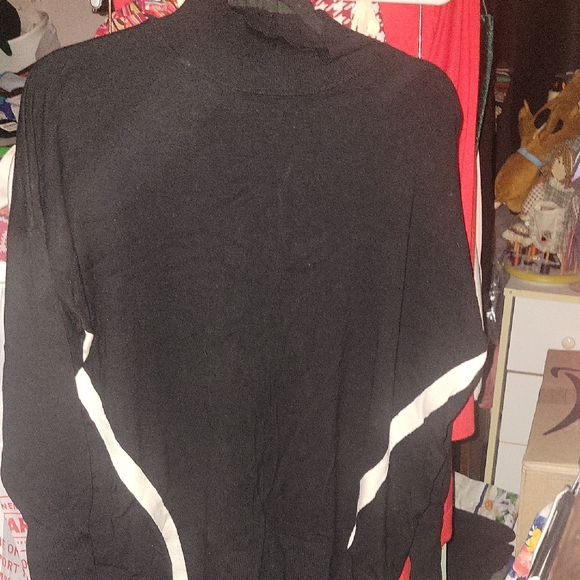 Lane Bryant Black and White Crew Neck Sweater - Picture 1 of 6